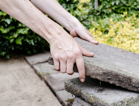 Hoeveel tegels heb jij nog in je tuin liggen?