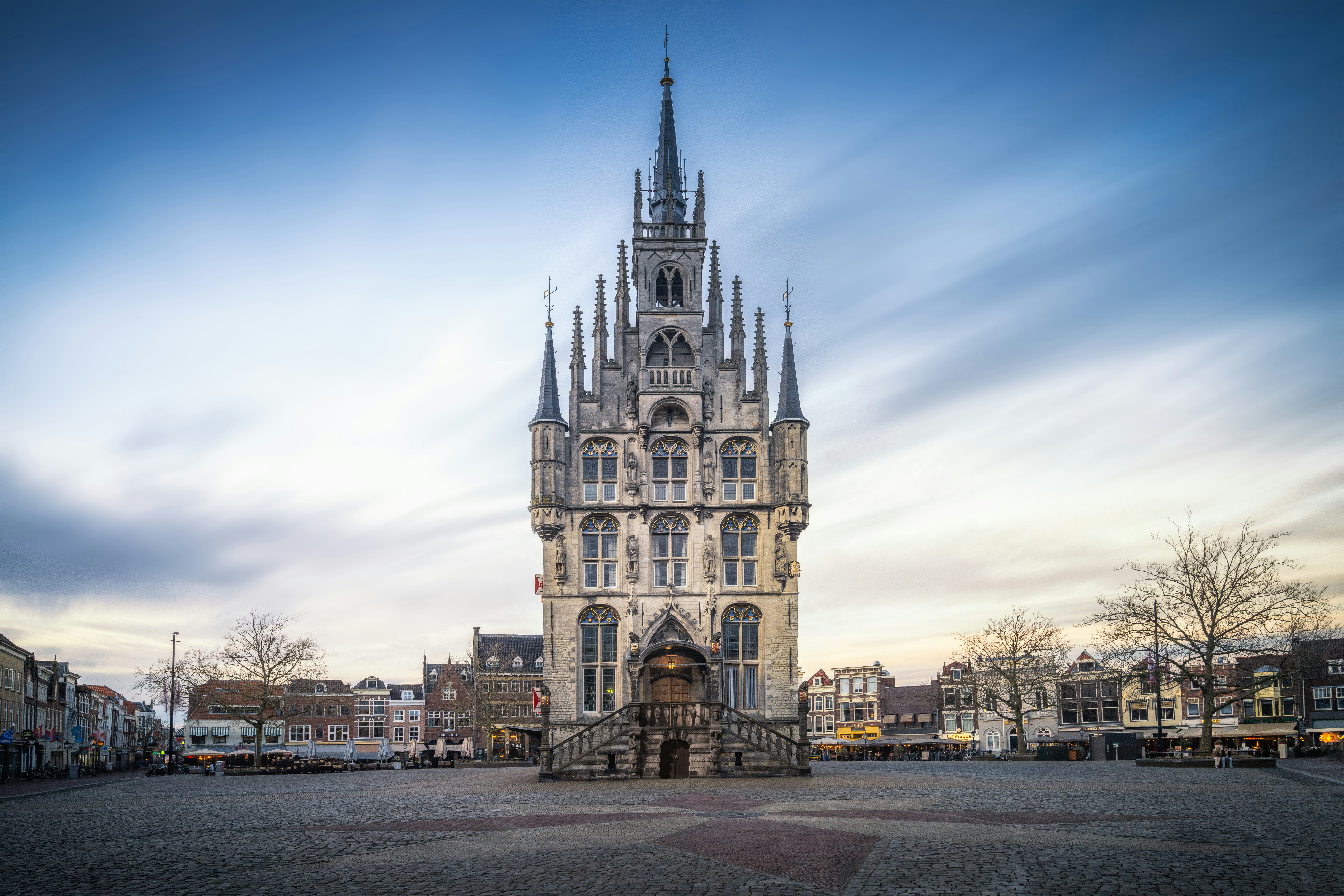 Van duurzaam gotisch stadhuis tot circulair gemeentehuis